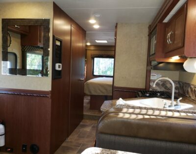 2017 Thor Motor Coach Freedom Elite